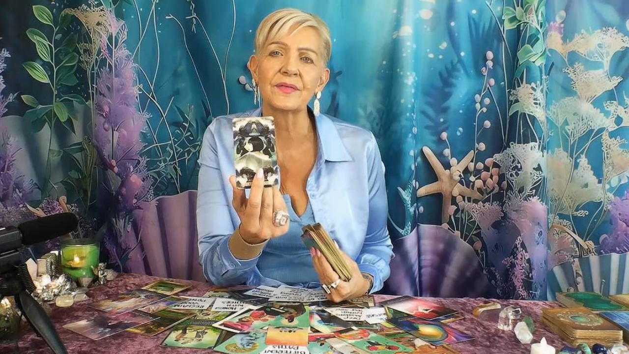 Daily Horoscope 25-08-2025 by Psychic Medium, Rose Burnett