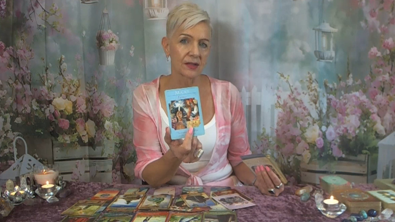 Daily Horoscope 19-11-2025 by Psychic Medium, Rose Burnett